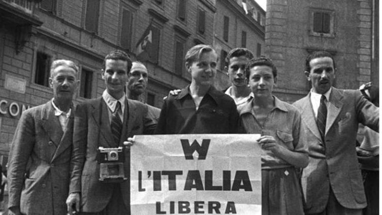 IL PASSATO, GRAZIE AL CIELO, È MORTO  (di Matteo Fais)