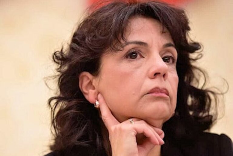 TRAGEDIE LESSICALI  – L’USO IMPROPRIO DEL LINGUAGGIO PORTA ALLA DIFESA DELL’ASSURDO POLITICO (di Davide Cavaliere)