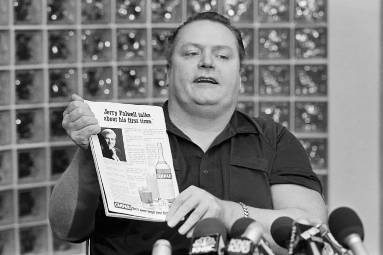WE MISS YOU, MOTHER*UCKER! – 5 ANNI SENZA LARRY FLYNT (di Matteo Fais)