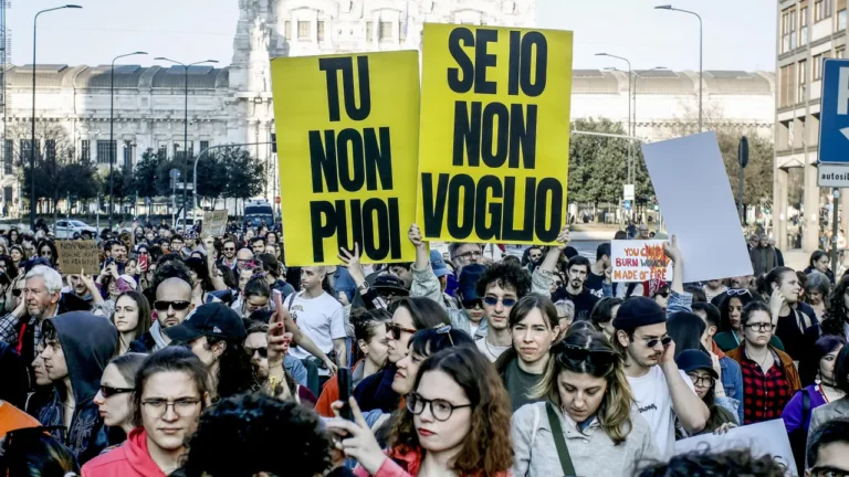 NEANCHE SÌ È SÌ – LE FEMMINISTE VOGLIONO CHE IL CONCETTO DI CONSENSO SIA VAGO (di Andrea Rodolfo Nadia)